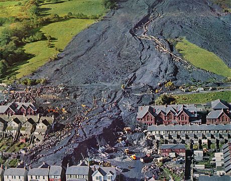 Aberfan disaster, 1966. Click to enlarge.