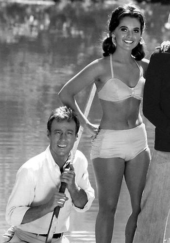 Professor and Mary Ann from TV show 'Gilligan's Island'.
