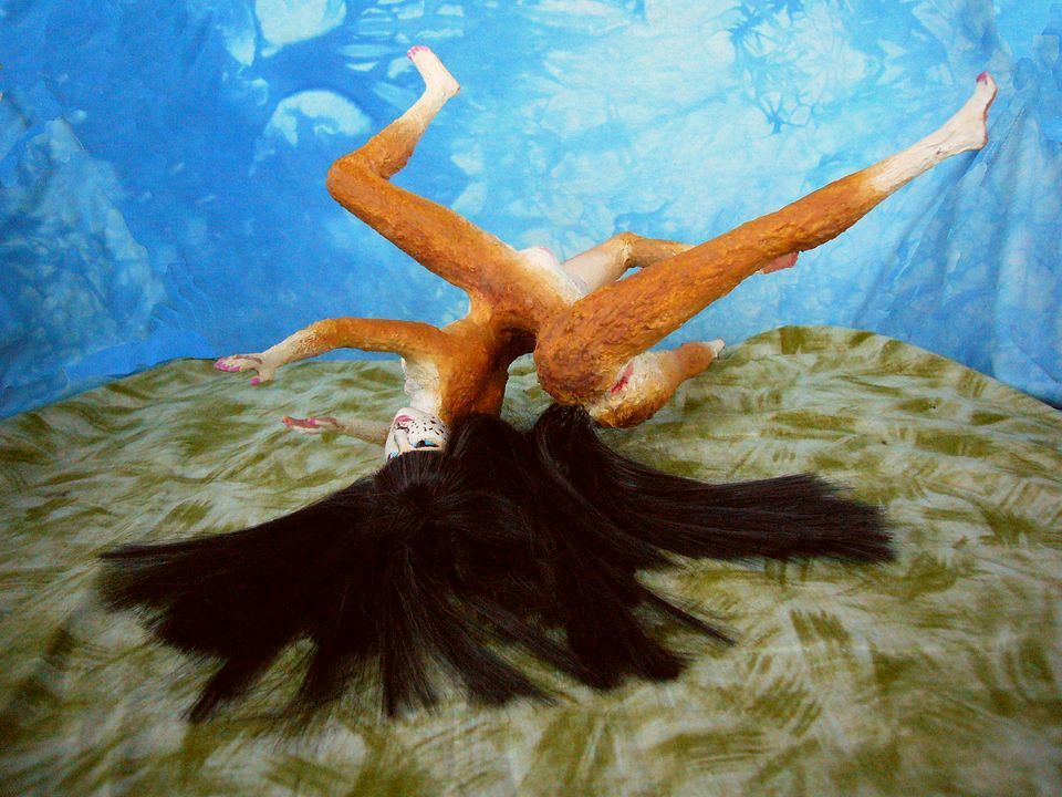 Nila, a wild centauroid dancer. Click to enlarge