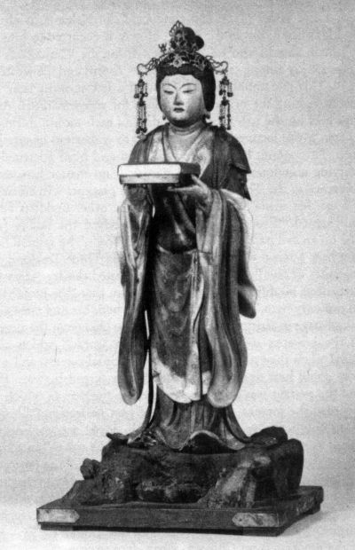 Statue of Zemmyo (Shan-Miao), a woman who turned into a dragon to bear the Buddhist monk Uisang safely over the sea to Korea.